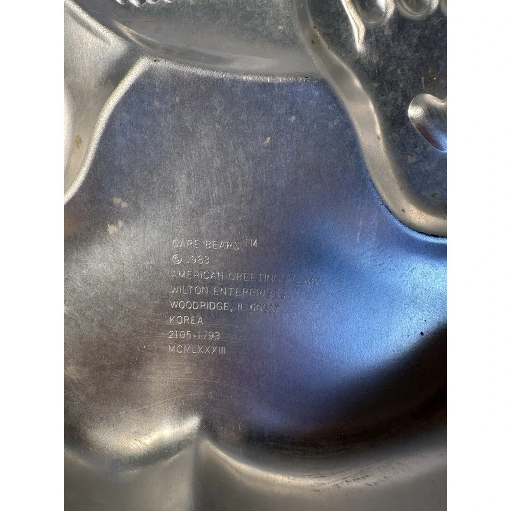 Wilton Care Bears Cake Pan 2105-1793 Vintage Licensed Aluminum Bear Shape